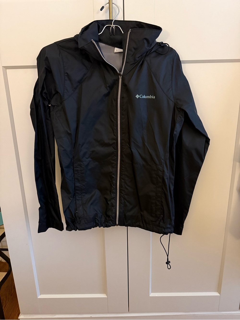 Columbia Women’s Black Hooded Windbreaker Jacket